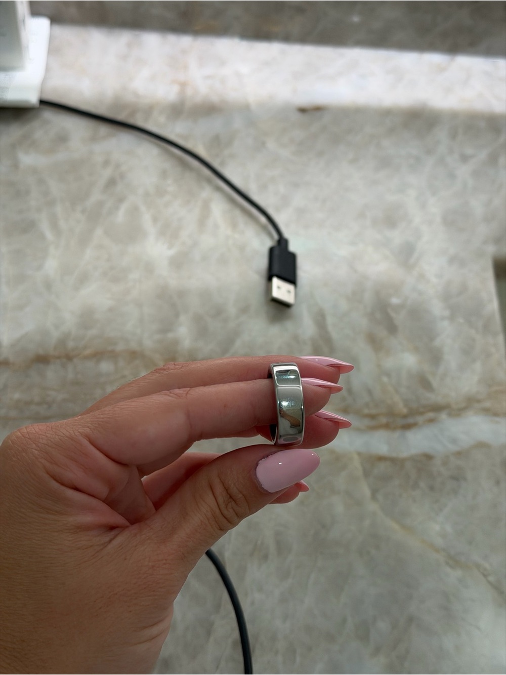 OURA RING Gen 3 size 8 - Picture 3 of 12